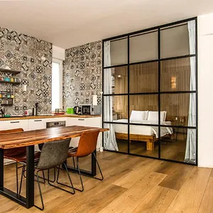 luxury-flat-by-central-station-unique-view.italymilanhotels.net/